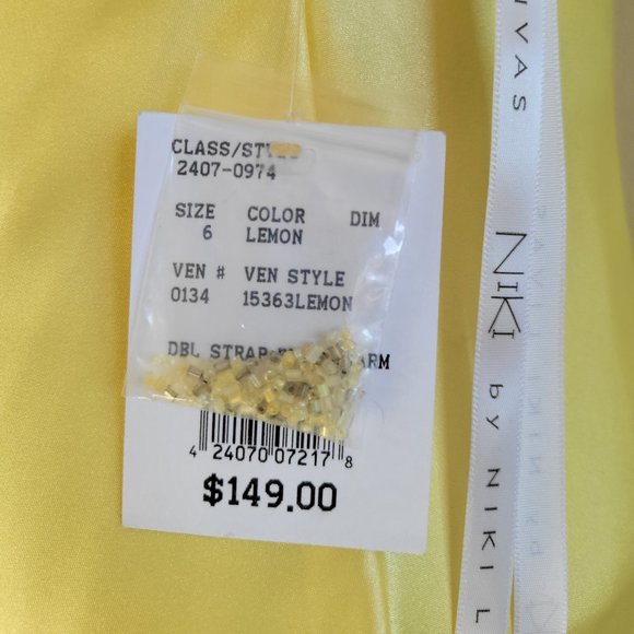 Elegant Yellow Evening Gown - Picture 8 of 13